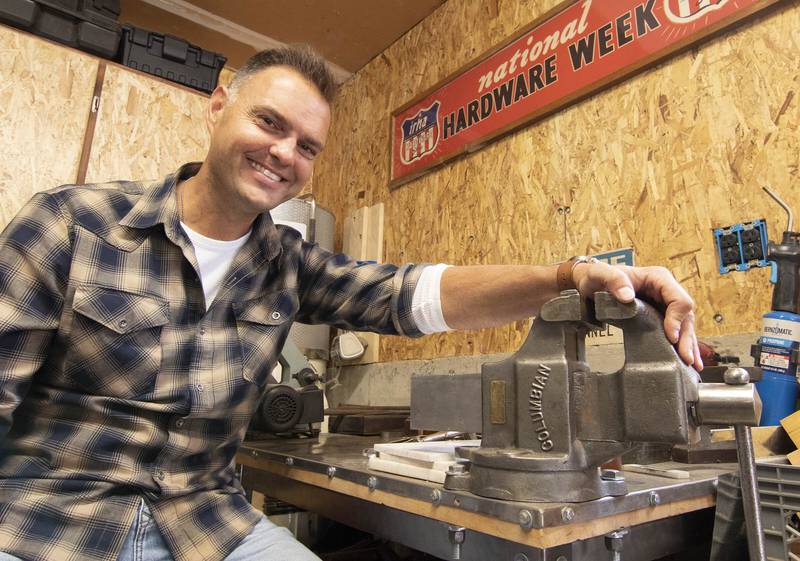 Marine veteran grows new business with microgreens