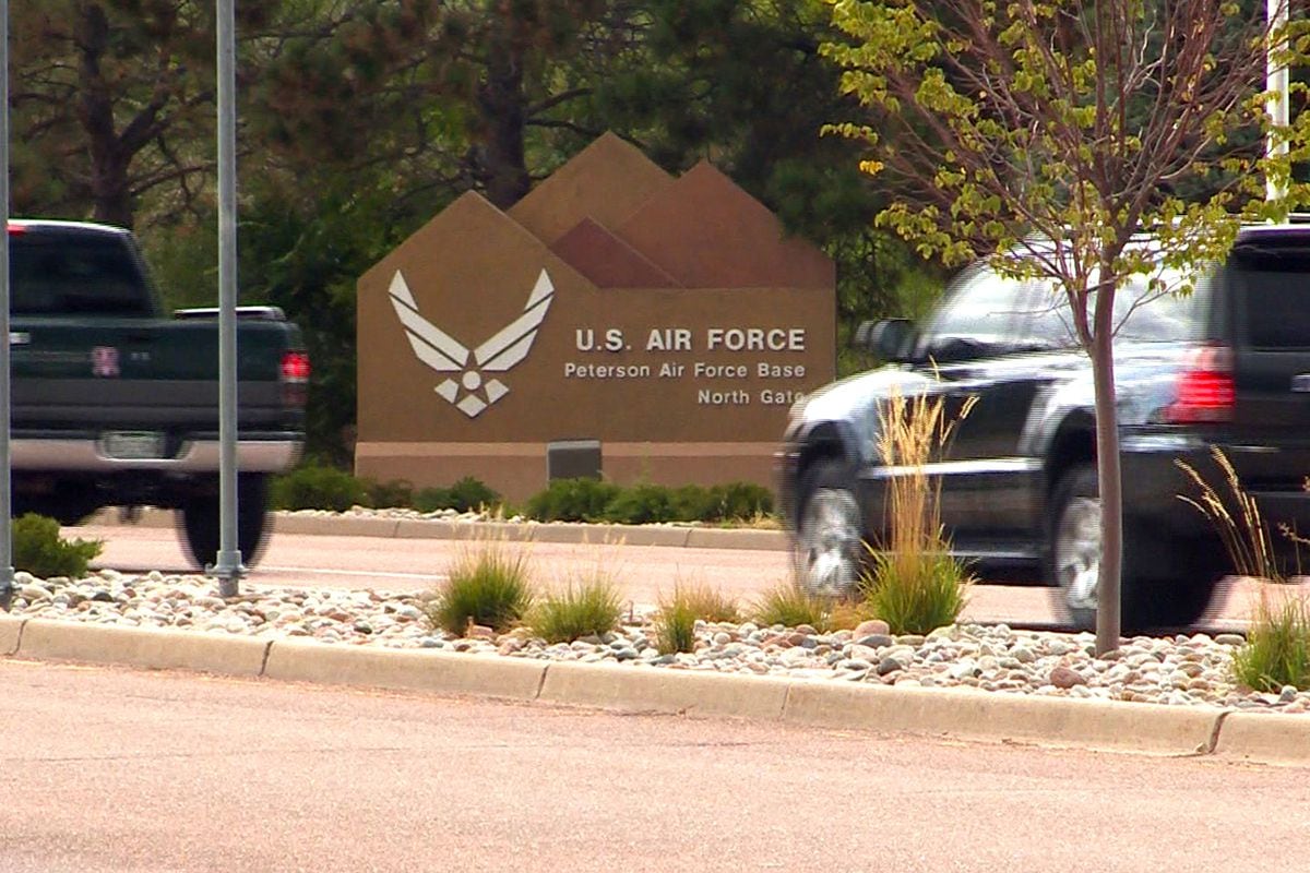 Peterson Afb Gate Hours