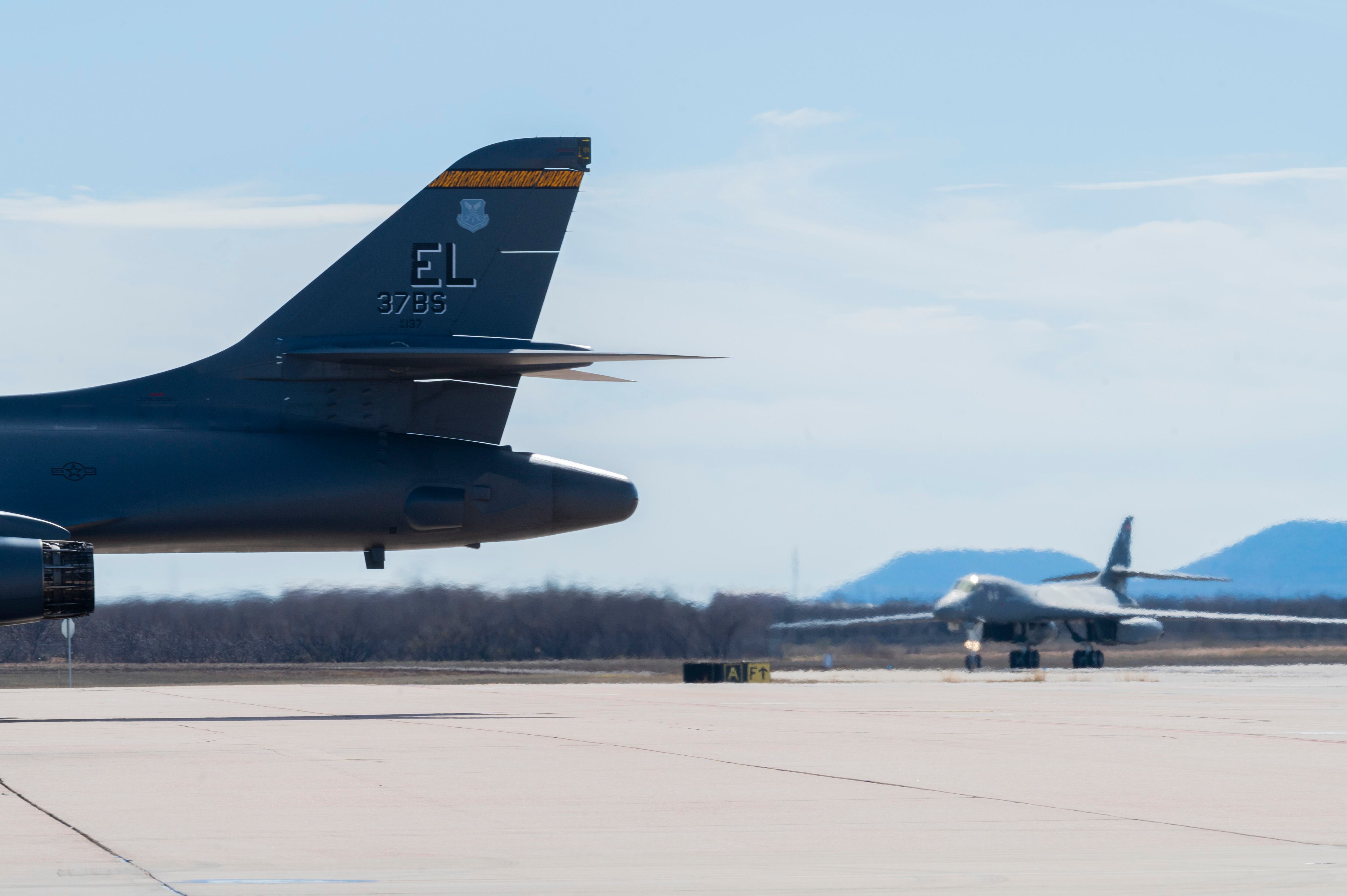 その他 USAF 7th BOMB WING B-1 7th Bomb Wing displays readiness with Bomber Task Force