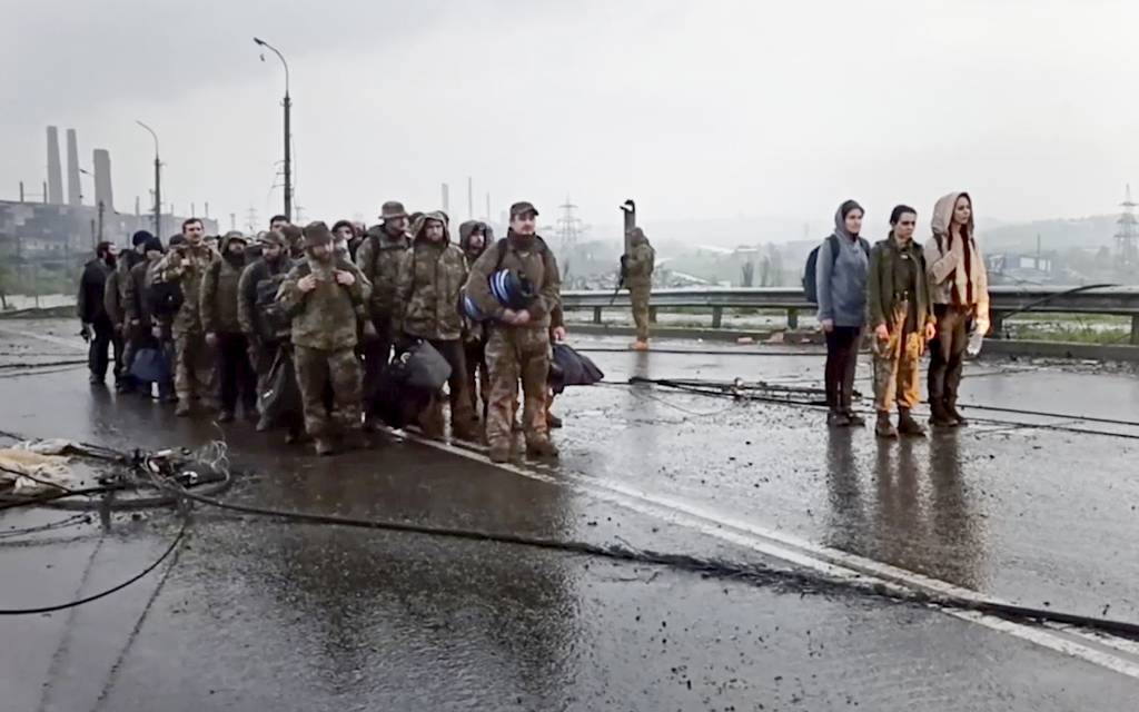 Ukrainian troops surrendering at Mariupol registered as POWs
