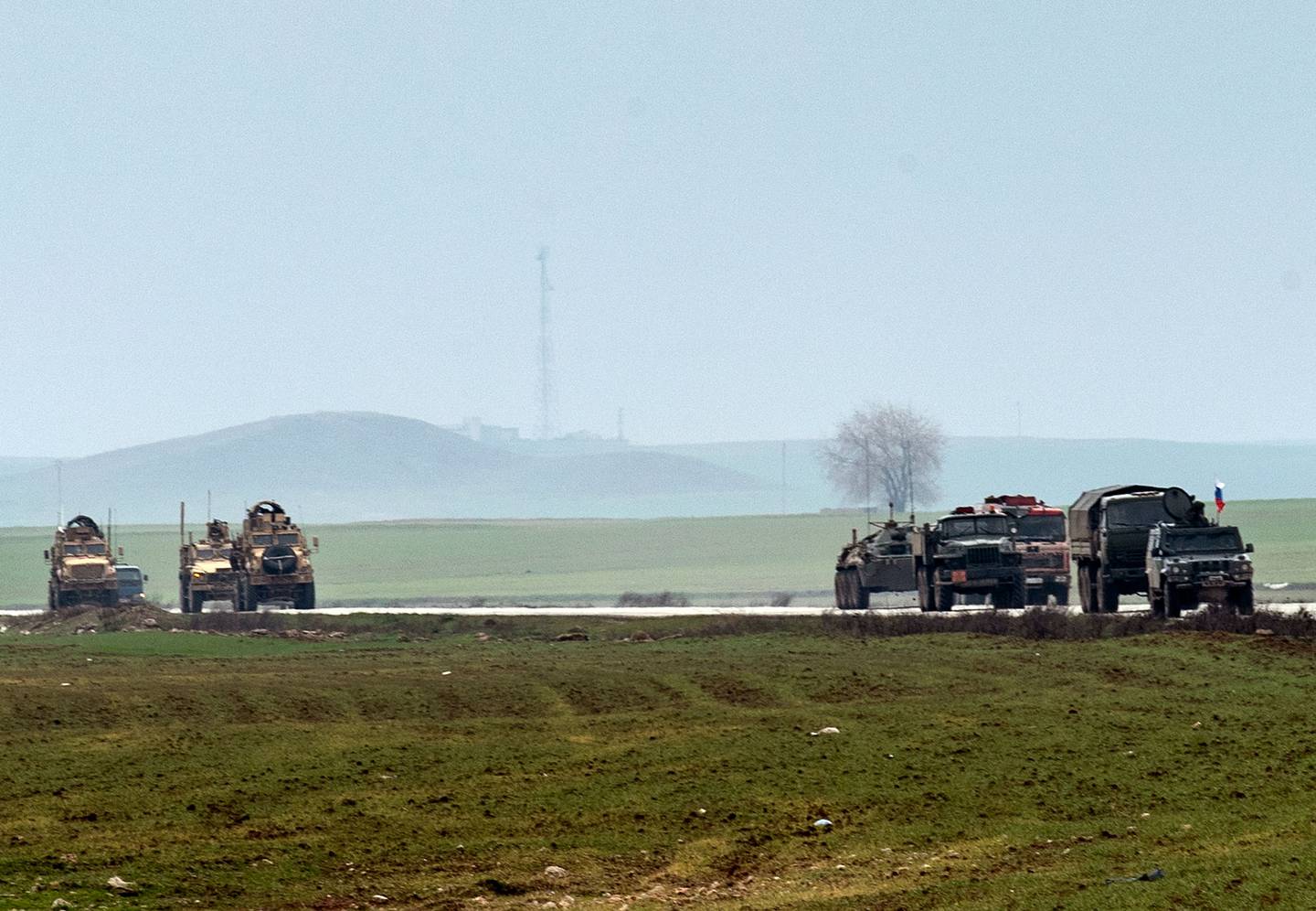 US military convoy, Russian military convoy, Syria