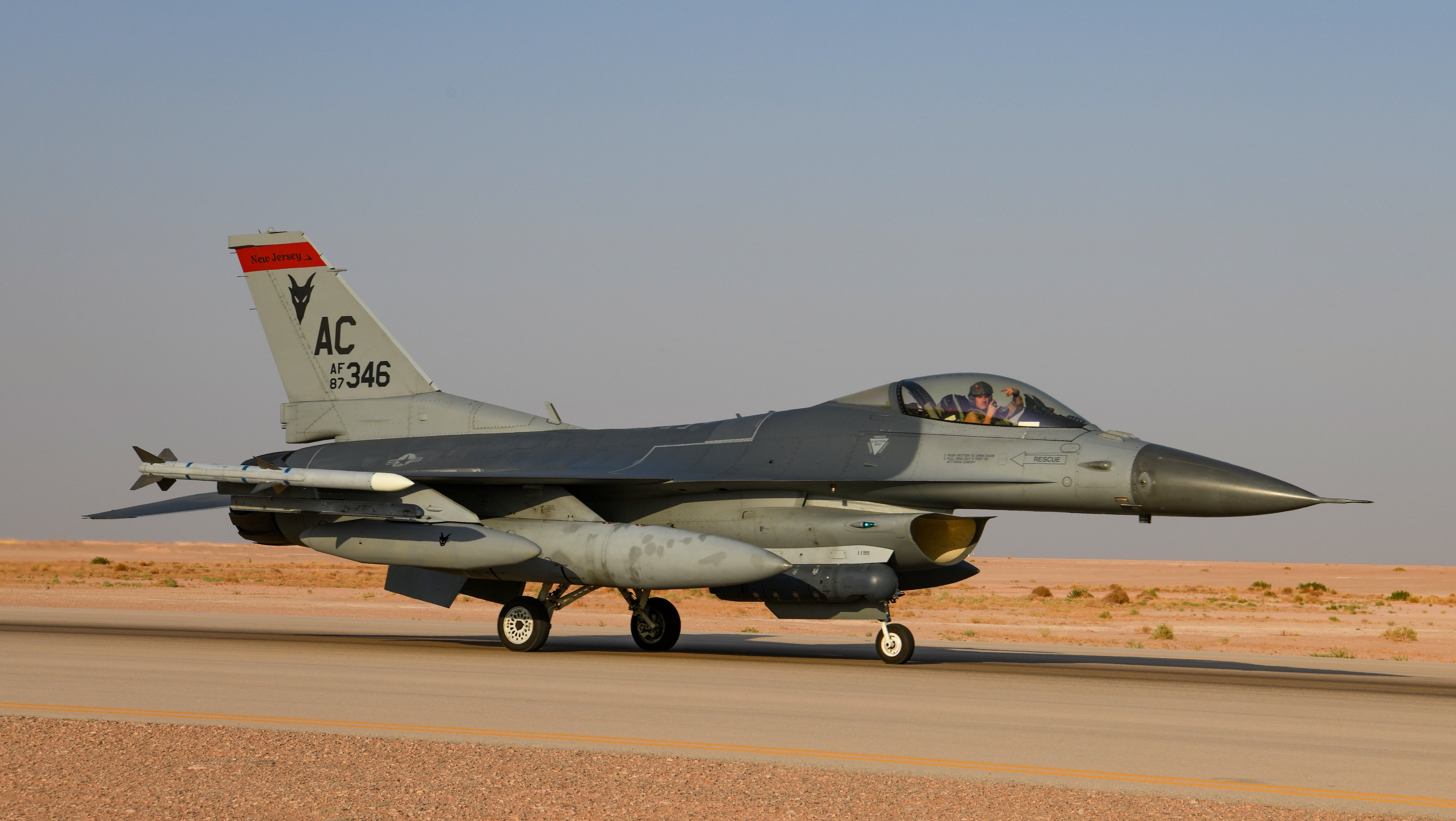 Us air force f 16 cheap