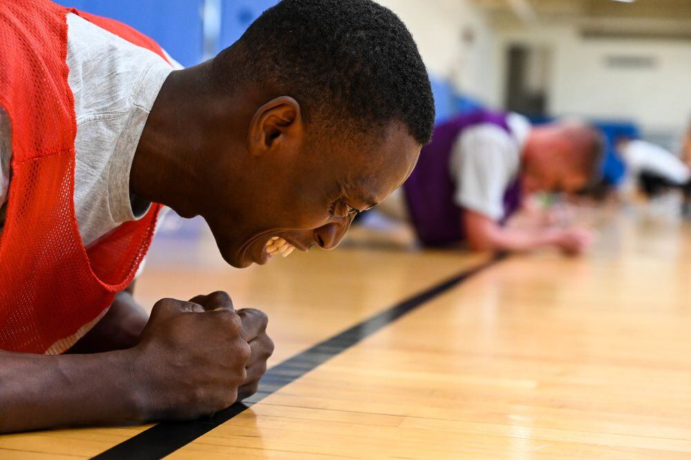Here are the scores you need to pass the new Air Force PT test